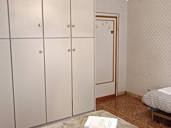 Affittacamere Pratello 97 : photo 7 de la chambre chambre triple confort avec douche