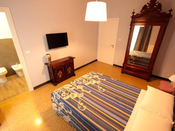 B&B I Portici Di Sottoripa : photo 6 de la chambre chambre double avec salle de bains privative