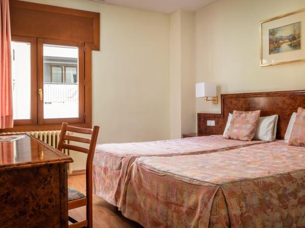Hotel Sant Jordi by ALEGRIA : photo 3 de la chambre chambre double ou lits jumeaux