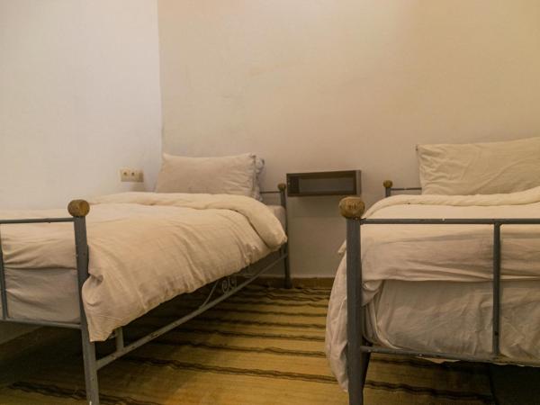 Essaouira Youth Hostel & Social Travel : photo 9 de la chambre chambre lits jumeaux standard