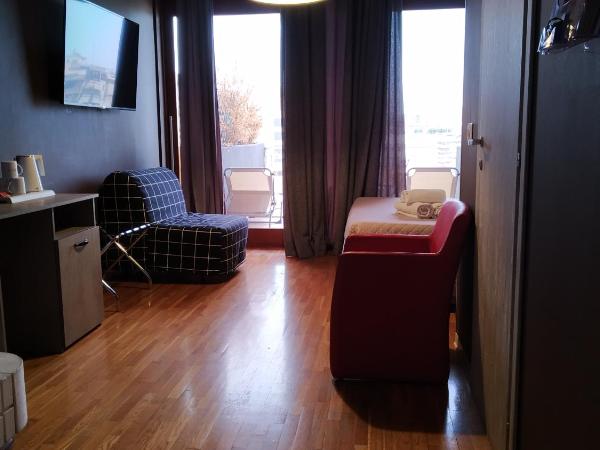 CconfortHotels R&B Dolci Emozioni - SELF CHECK IN : photo 5 de la chambre chambre double avec balcon