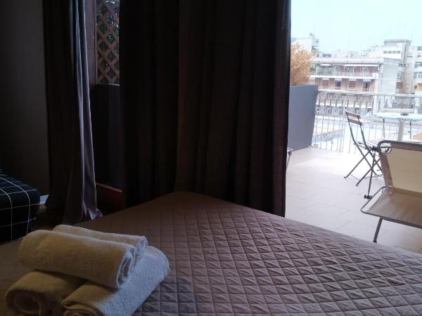 CconfortHotels R&B Dolci Emozioni - SELF CHECK IN : photo 3 de la chambre chambre double avec balcon