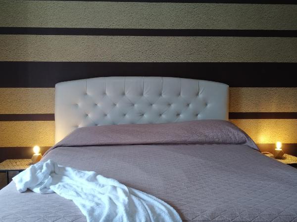 CconfortHotels R&B Semplici Emozioni - SELF CHECK IN : photo 4 de la chambre chambre triple avec balcon