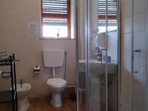 CconfortHotels R&B Semplici Emozioni - SELF CHECK IN : photo 9 de la chambre chambre triple avec balcon