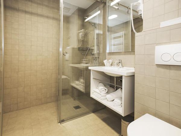 Hotel Vila Rova : photo 10 de la chambre deux chambres doubles communicantes avec vue sur la mer