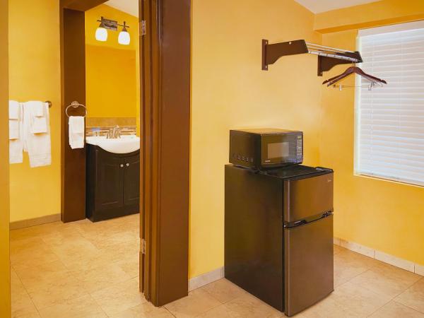 El Patio Inn - Near Universal Studios Hollywood : photo 5 de la chambre suite deluxe avec baignoire spa