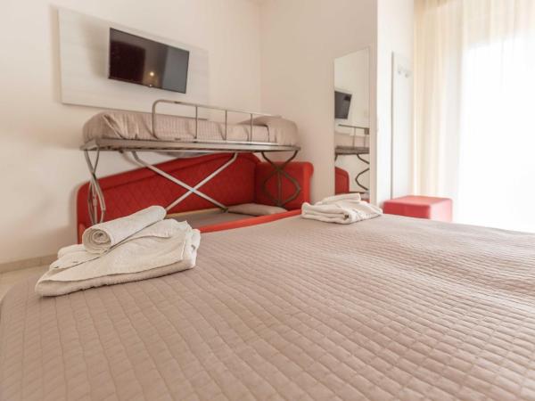 Hotel Ribot : photo 2 de la chambre chambre quadruple