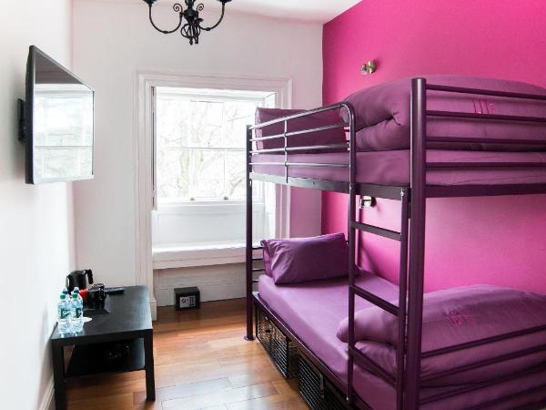 Safestay York Micklegate : photo 5 de la chambre chambre lits jumeaux avec salle de bains privative