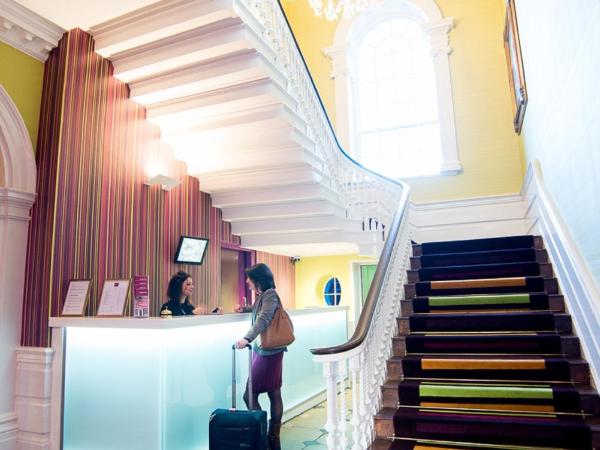 Safestay York Micklegate : photo 1 de la chambre bed in 8-bed female dormitory room ensuite