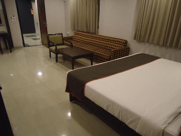 Hotel Maan Residency Satellite Road : photo 3 de la chambre suite