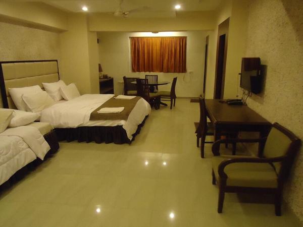 Hotel Maan Residency Satellite Road : photo 1 de la chambre suite