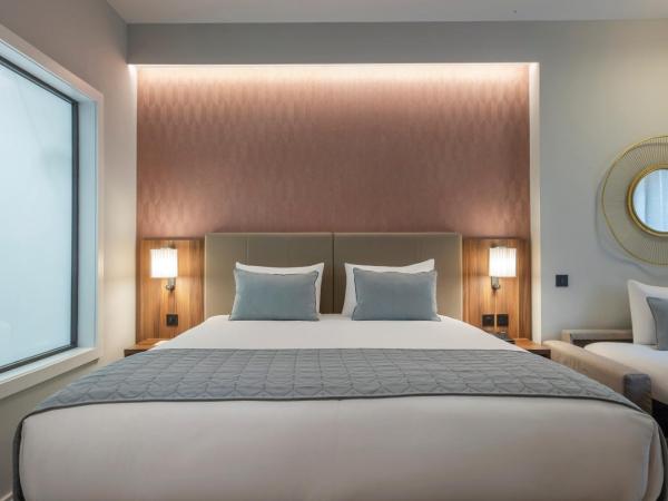 Riu Plaza The Gresham Dublin : photo 2 de la chambre hébergement familial de luxe lit king-size