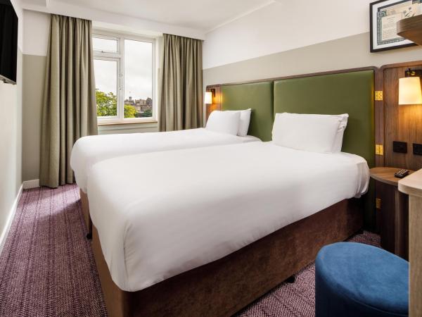 Mercure Edinburgh City - Princes Street Hotel : photo 9 de la chambre hébergement lits jumeaux classique nouvelle génération