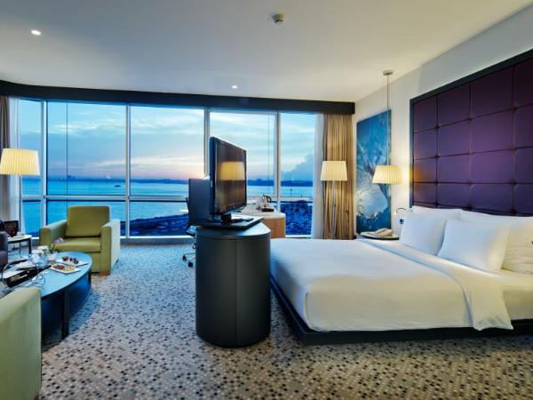 DoubleTree By Hilton Istanbul - Moda : photo 1 de la chambre suite junior avec lit king-size - vue sur mer
