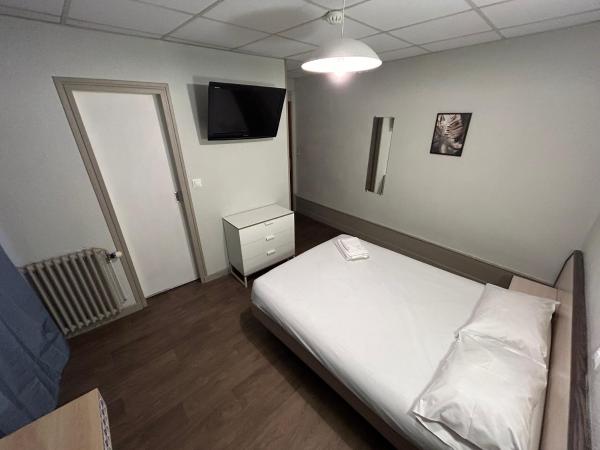 Initial by balladins, Hôtel Broisin : photo 9 de la chambre chambre double standard