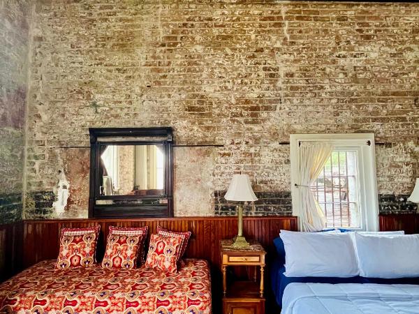 Inn at the Old Jail : photo 2 de la chambre chambre supérieure avec 2 lits queen-size