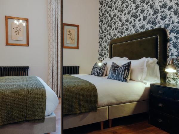 The Black Lion Pub & Boutique Guesthouse : photo 4 de la chambre hébergement double junior 