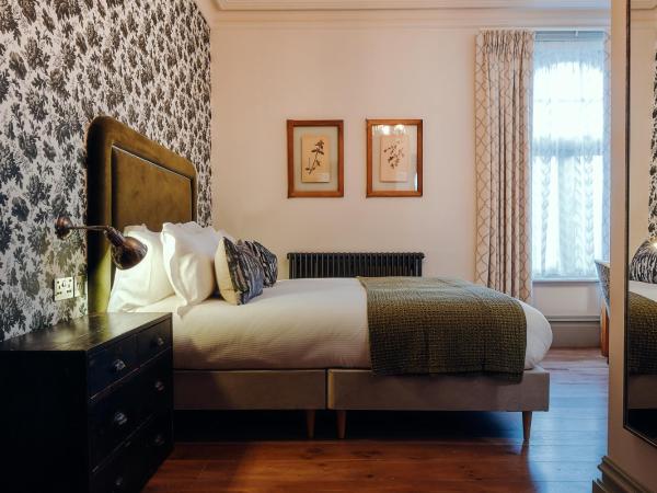 The Black Lion Pub & Boutique Guesthouse : photo 2 de la chambre hébergement double junior 