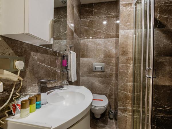 Ayramin Deluxe Hotel Taksim : photo 4 de la chambre chambre triple supérieure avec hammam