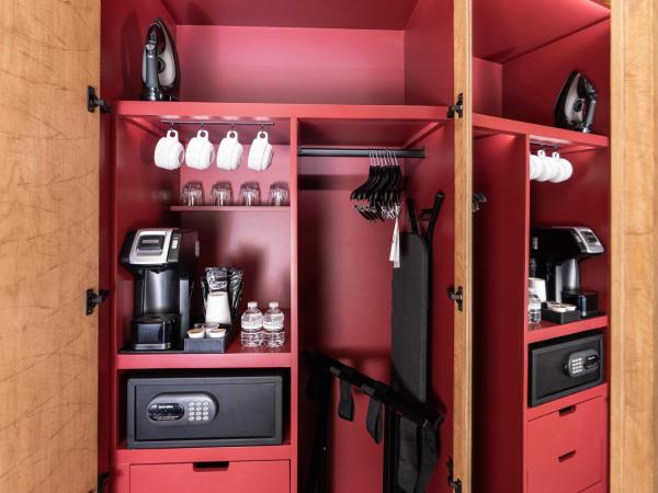 Silverton Casino Lodge - Newly Renovated : photo 1 de la chambre lodge lit king-size