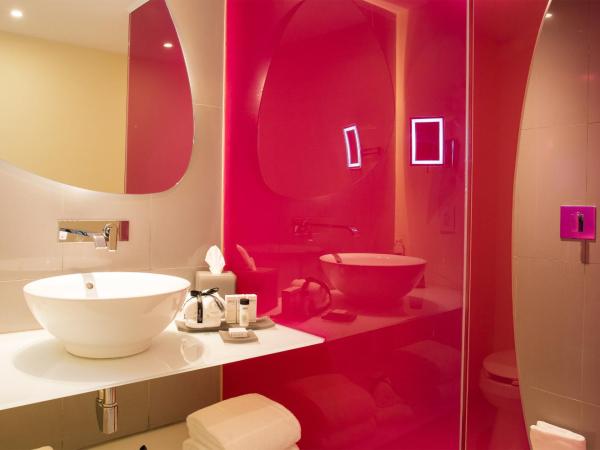 Temptation Cancun Resort - All Inclusive - Adults Only : photo 5 de la chambre hébergement chic - vue sur jardin