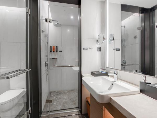 Hampton by Hilton Dongguan Central Plaza : photo 4 de la chambre chambre supérieure lit queen-size