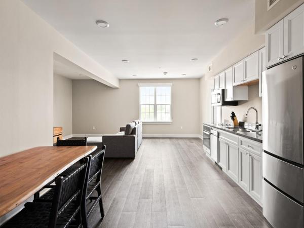 The Bywater Hotel and Suites : photo 1 de la chambre suite avec balcon