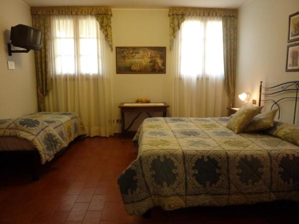 B&B Casale Virgili : photo 6 de la chambre chambre triple