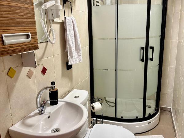 Melkan Otel Guest House : photo 7 de la chambre chambre triple