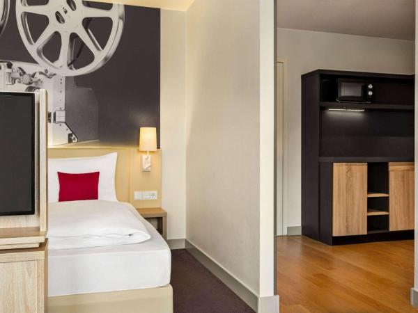 Vienna House Easy by Wyndham München : photo 3 de la chambre suite junior