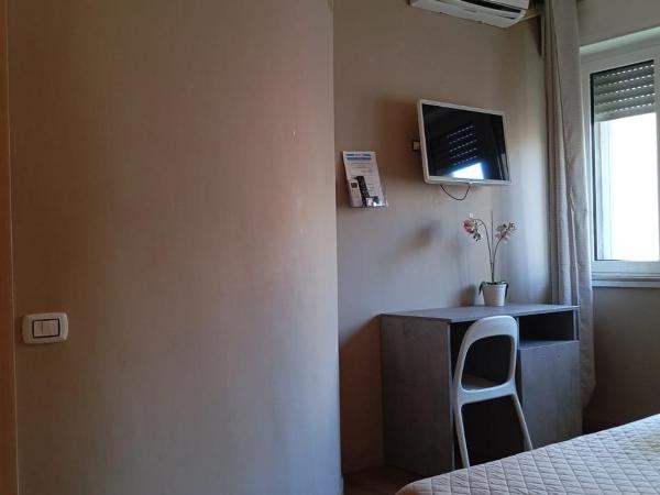 CconfortHotels R&B Cavour - SELF CHECK IN - No Elevator from 20-10-24 until 7-01-2025 : photo 5 de la chambre chambre double classique