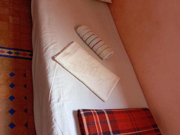 KAYEZER : photo 4 de la chambre lit simple en dortoir
