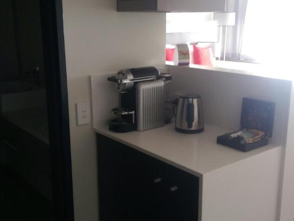 Calamvale Hotel Suites and Conference Centre : photo 7 de la chambre chambre lit king-size deluxe