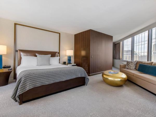Omni Charlotte Hotel : photo 5 de la chambre suite exécutive avec 1 lit king-size