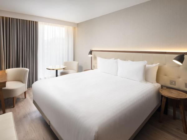AC Hotel by Marriott Glasgow : photo 10 de la chambre chambre lit king-size exécutive