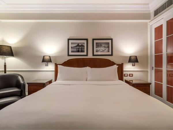 JW Marriott Rio de Janeiro : photo 4 de la chambre suite lit king-size avec canapé-lit et accès au salon exécutif