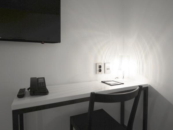 Creto Hotel Myeongdong : photo 6 de la chambre chambre triple avec netflix