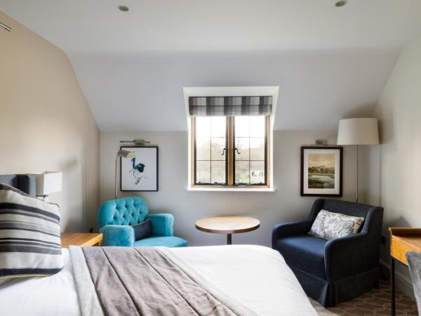 voco Oxford Thames, an IHG Hotel : photo 2 de la chambre chambre lit king-size première - vue sur rivière