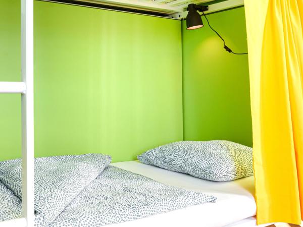 Avenue Hostel : photo 3 de la chambre lit dans dortoir mixte de 8 lits avec salle de bains privative