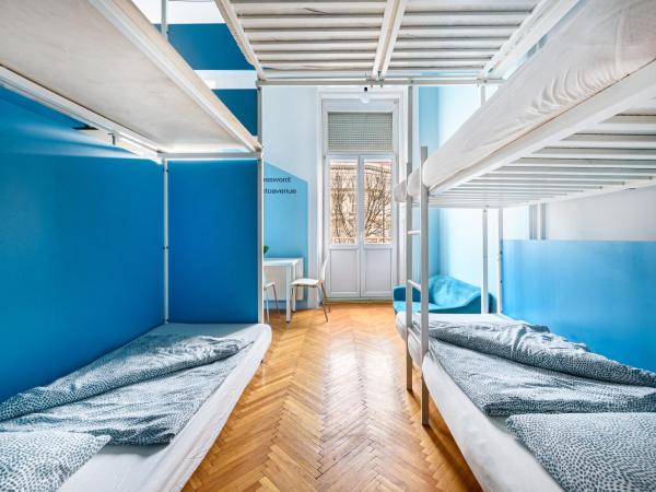 Avenue Hostel : photo 4 de la chambre studio avec balcon 