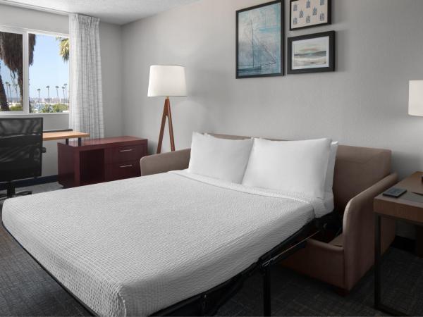 Residence Inn by Marriott San Diego Downtown : photo 8 de la chambre studio lit queen-size deluxe avec canapé-lit
