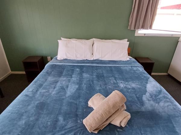 Gothic Heights Motel : photo 5 de la chambre studio lit queen-size