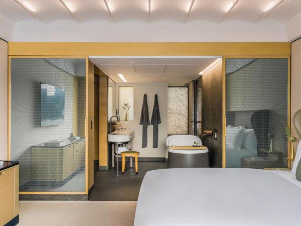 Regent Hong Kong : photo 5 de la chambre chambre lit king-size classique avec banquette-lit - vue sur port