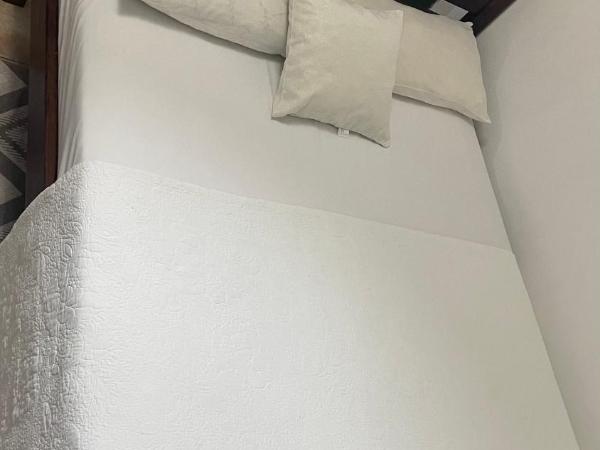 Flat ACM : photo 4 de la chambre chambre familiale avec salle de bains privative