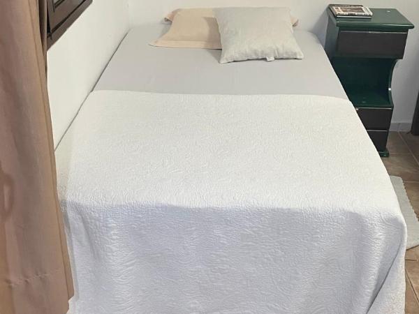 Flat ACM : photo 5 de la chambre chambre familiale avec salle de bains privative