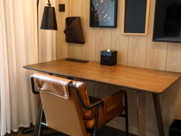 Moxy Shenzhen North Station : photo 4 de la chambre selected twin room with city view