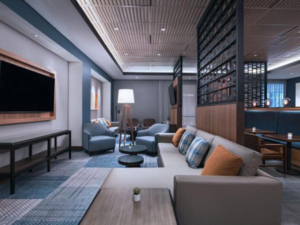 Houston Marriott Medical Center/Museum District : photo 7 de la chambre concierge level guest room, king bed