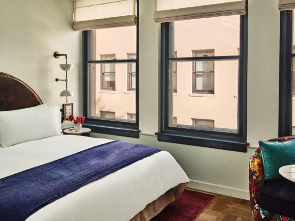 Hotel Per La, Autograph Collection : photo 1 de la chambre chambre lit king-size - vue sur cour