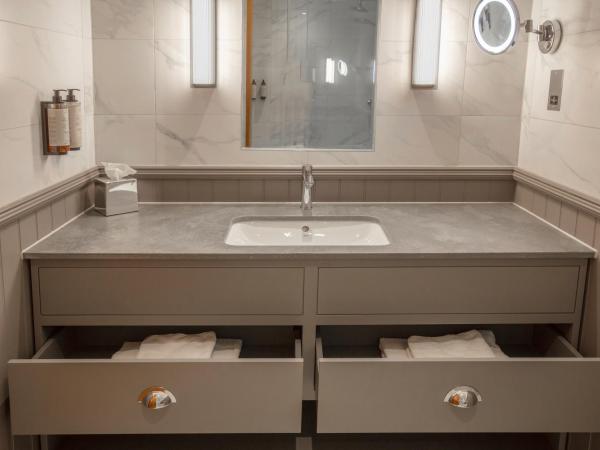 Oulton Hall Hotel, Spa & Golf Resort : photo 2 de la chambre suite junior