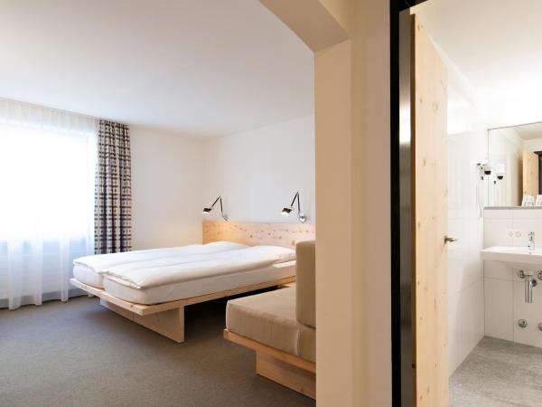 Hauser Hotel St. Moritz : photo 3 de la chambre chambre triple